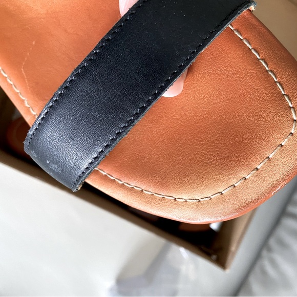 UGG Sandals - Picture 6 of 8